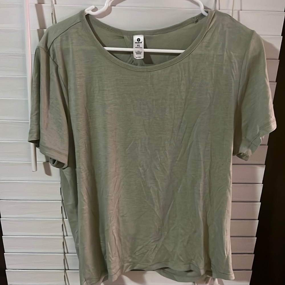 Women’s open back short sleeve shirt